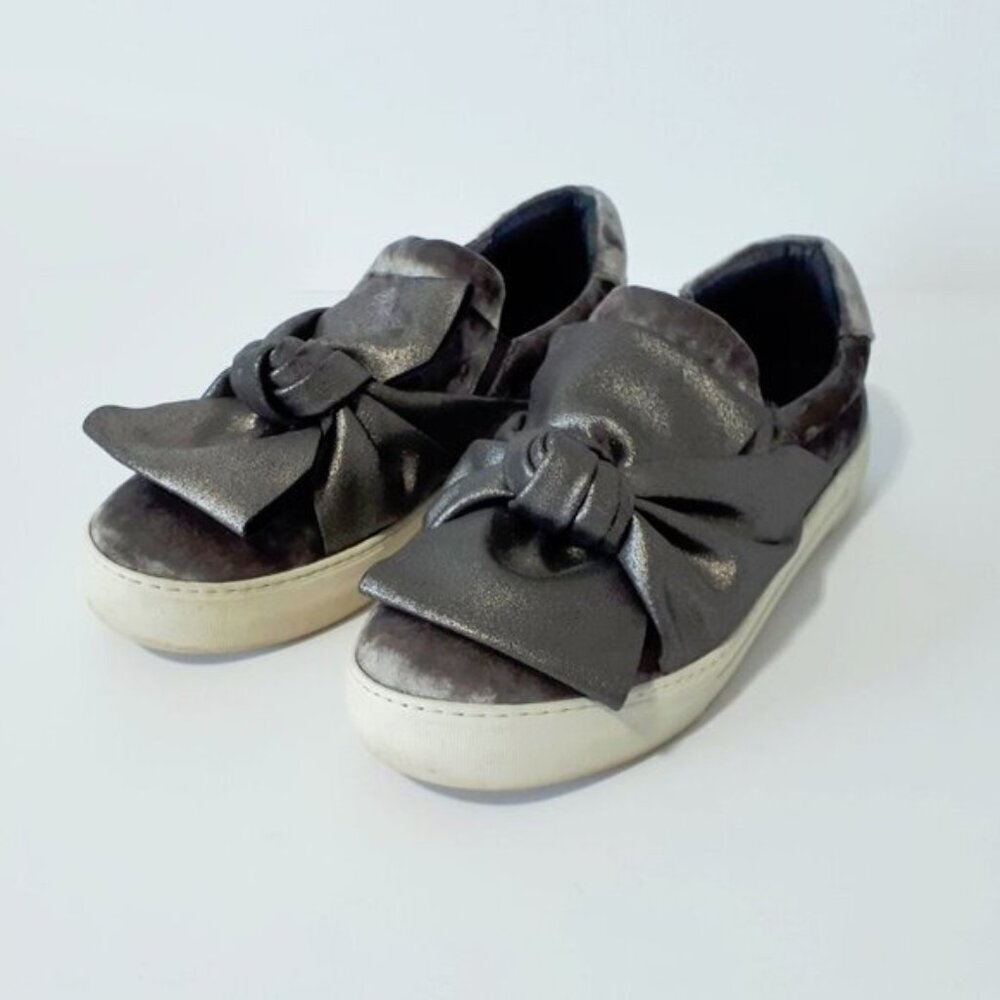 Preloved Ronsports grey velvet-like pull on sneakers w/ bow detail, 11